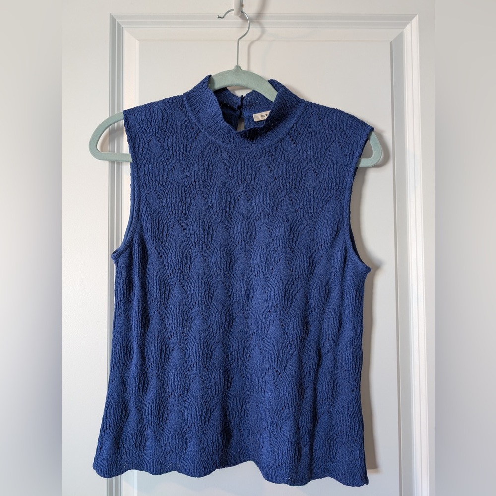 St. John Women’s Mock Neck Pointelle Knit Sleeveless Top Royal Blue Size Small